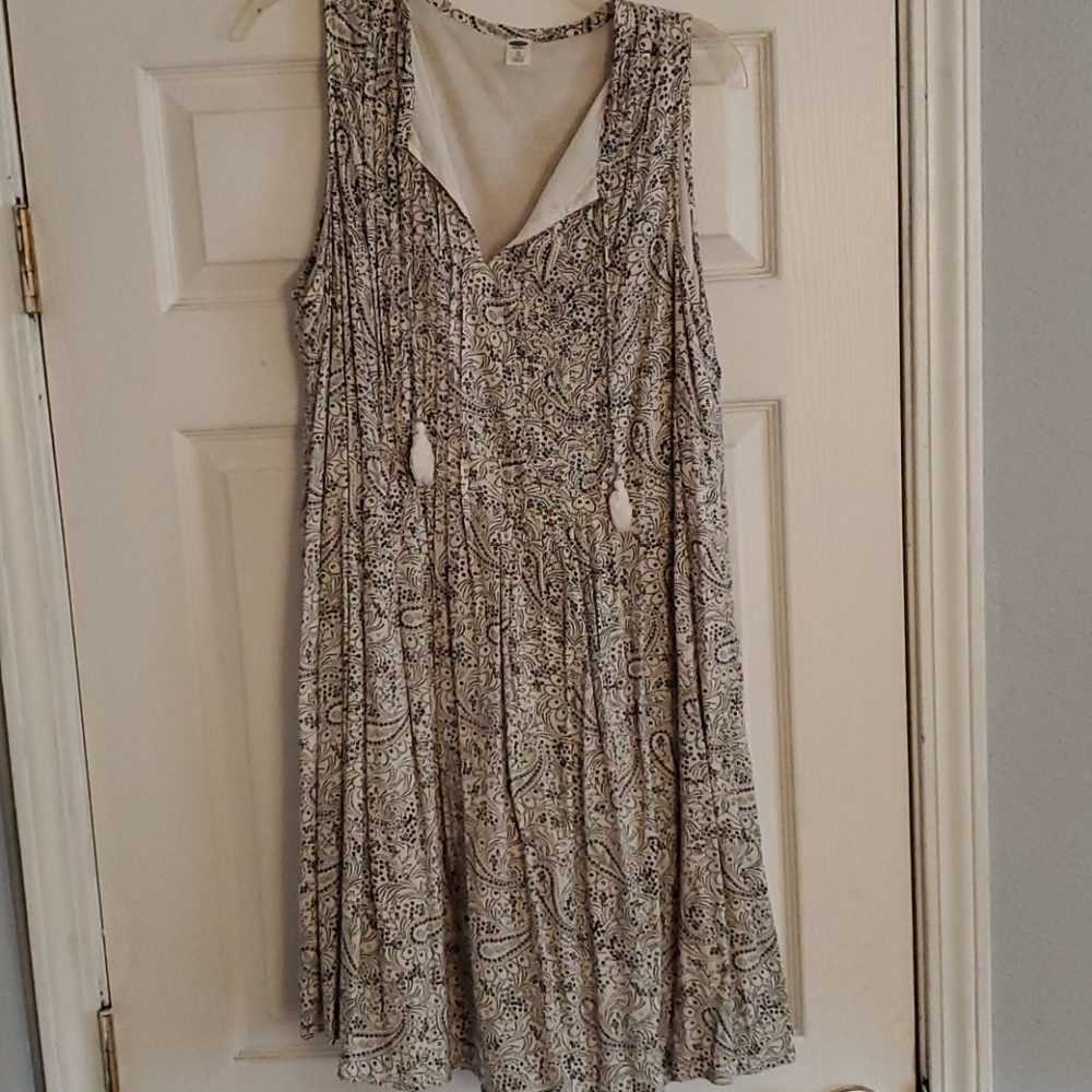 White paisley Old Navy XL dress